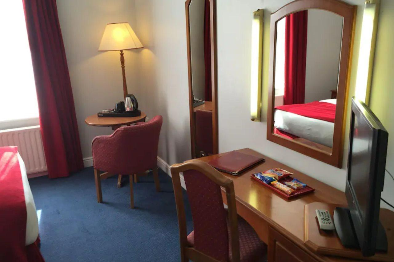 Charleville Lodge Hotel Dublin Bagian luar foto
